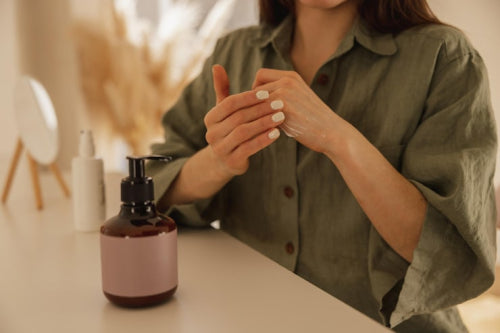 How to Choose Essential Oil-Based Personal Care Products