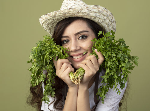 How Herbal Ingredients Support Healthy-Looking Skin