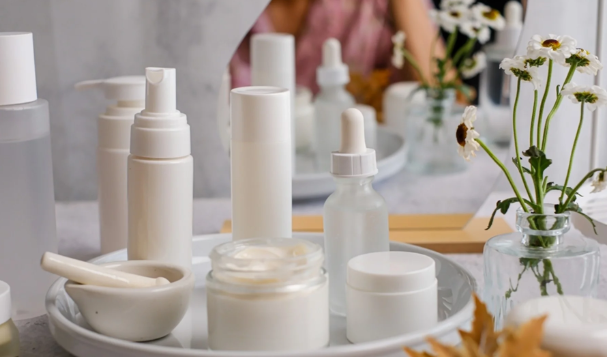 Why Botanical Skincare Is Suitable for Every Season