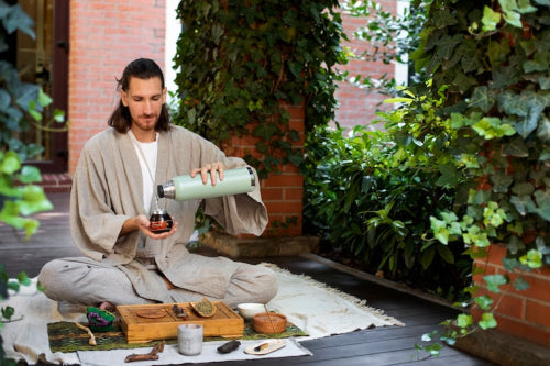 Indian Botanicals Meet Luxury Positioning: What Ayurvedic Brands Can Learn From Established Players